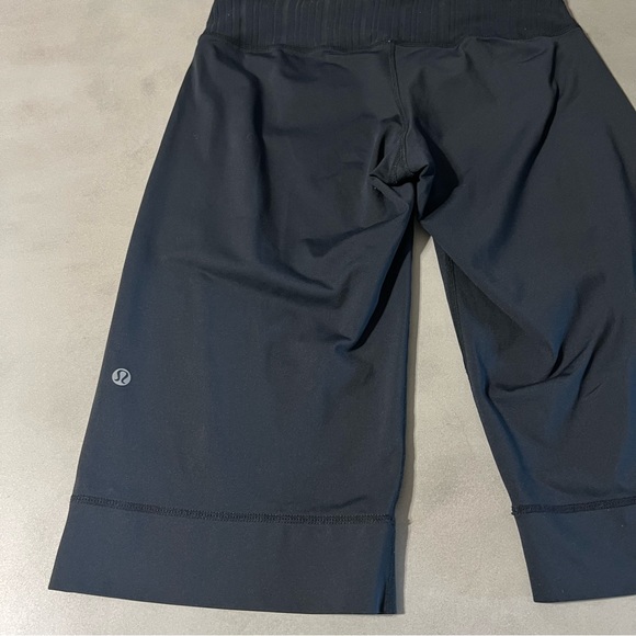 LULULEMON Vintage Bermuda Crop - Picture 5 of 6